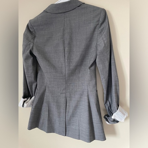 Aritzia Tulula Exeter Grey Blazer jacket size 2 NWOT NO WEAR - Picture 4 of 6